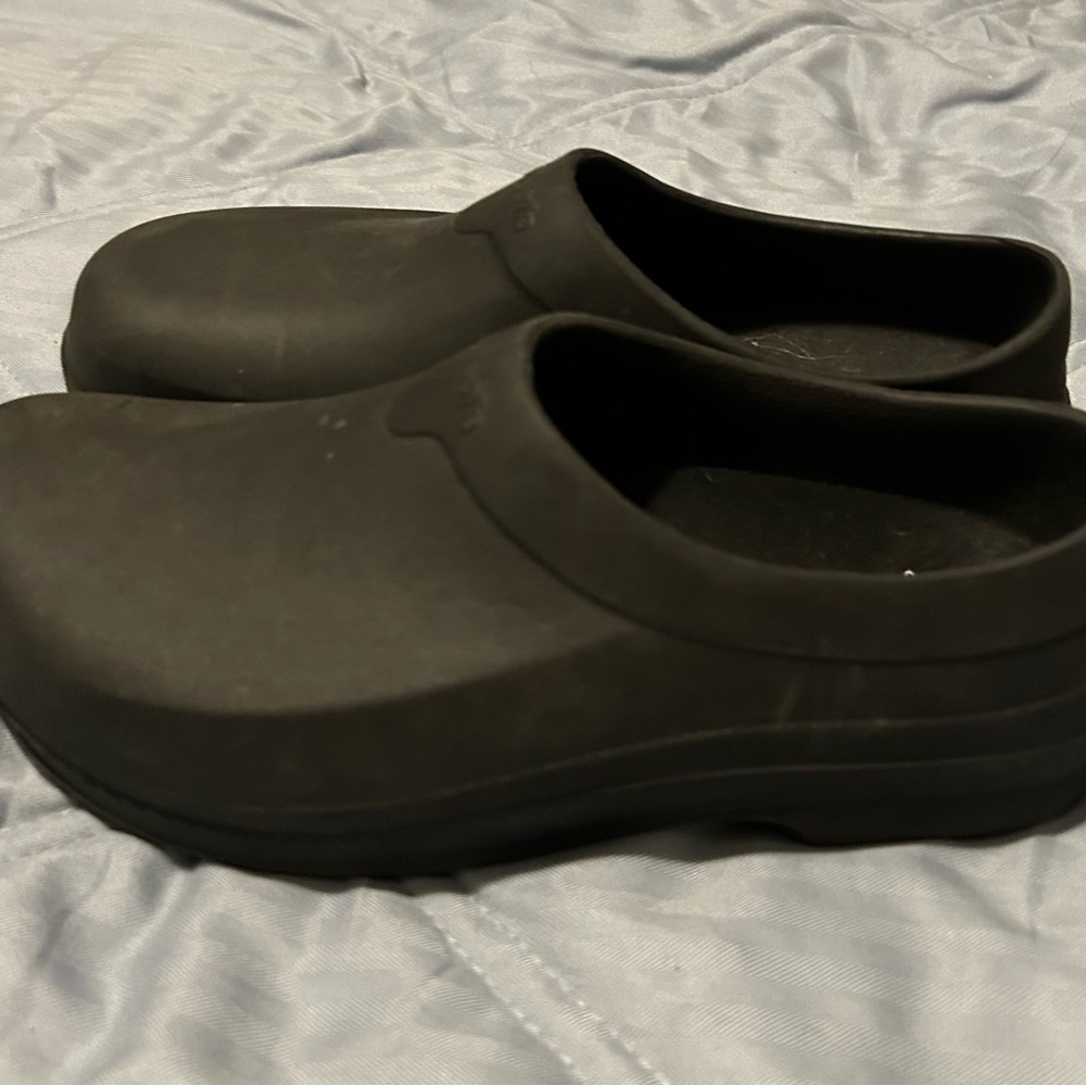 Men's Black Slip-On Loafers